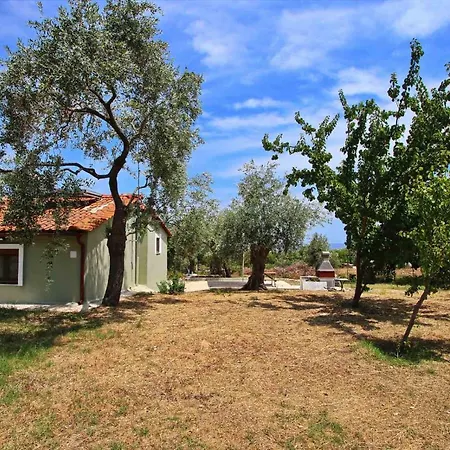 Panos House Apartman *