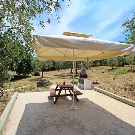 Panos House * Kínira