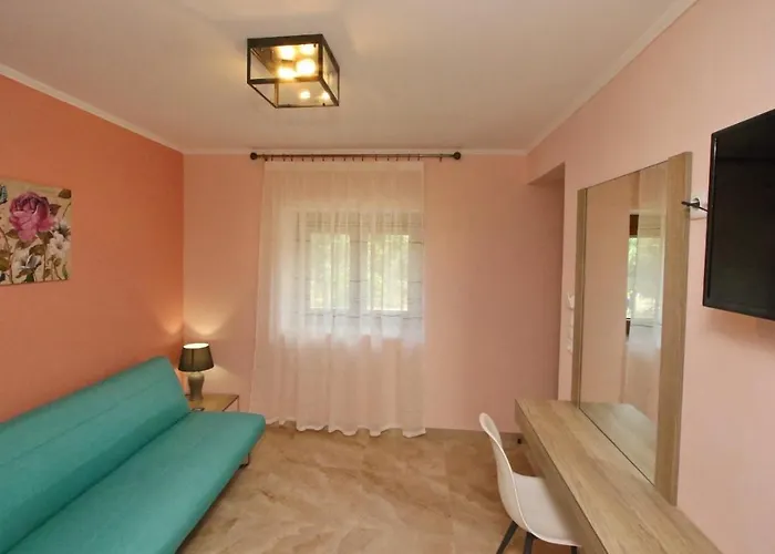 Panos House Apartman Kínira