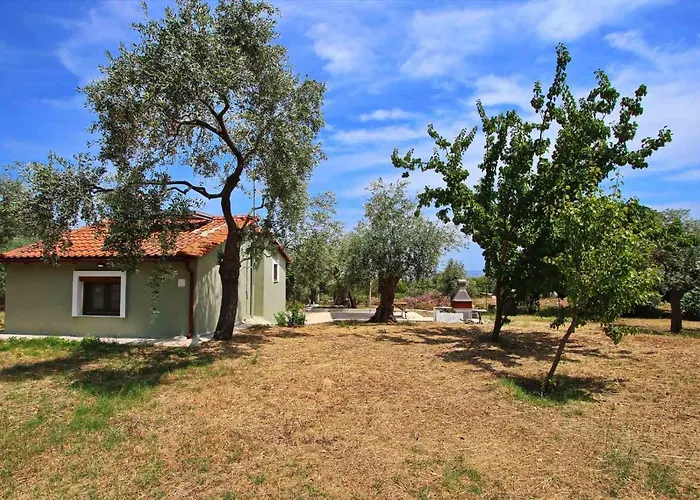 Panos House Apartman *