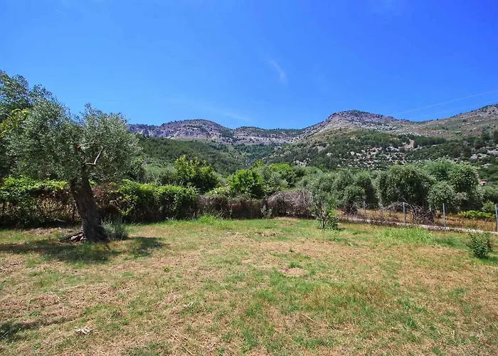 Panos House Apartman *