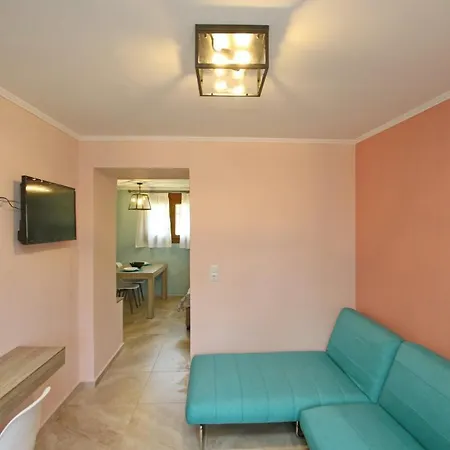 Panos House Apartment *