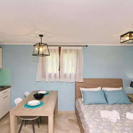 Apartment Panos House