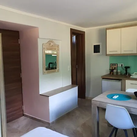 Panos House Apartment