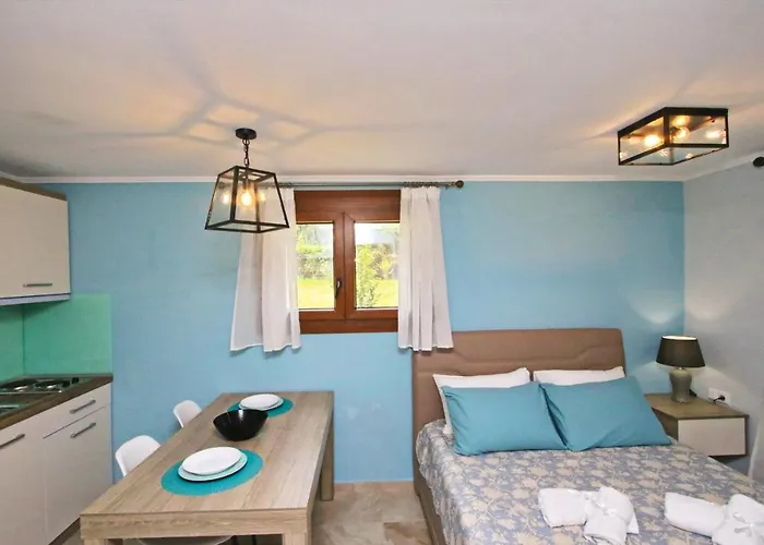 Panos House * 基尼拉