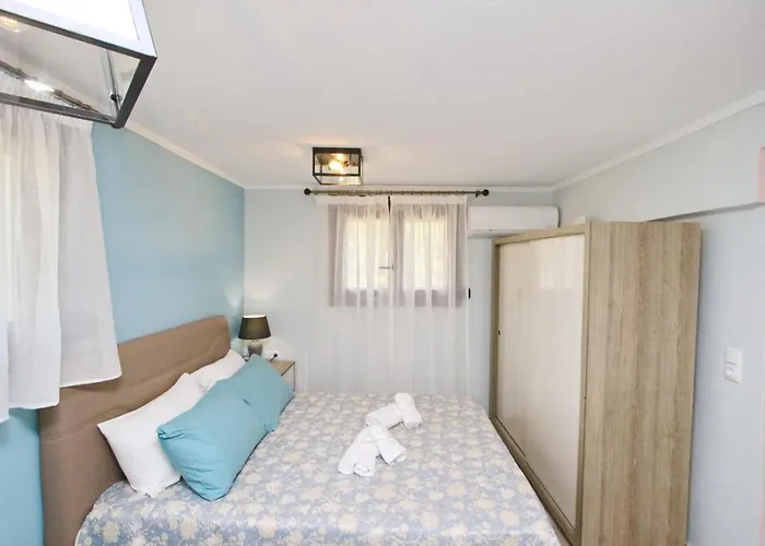 公寓 Panos House *