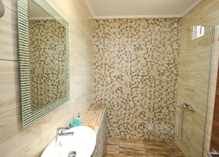 Panos House 基尼拉